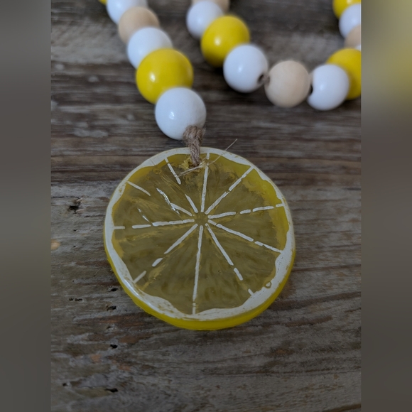 Lemon Wooden Bead Garland 🍋 - Picture 3 of 3